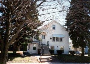 1143 S 19th St., Manitowoc, WI 54220