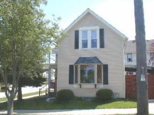 1402 S 12th St., Manitowoc, WI 54220