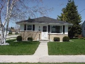 1322 Flambeau St., Manitowoc, WI 54220
