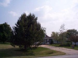 719 E Washington Ave., Cleveland, WI 53015