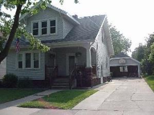 1810 S 10th St, Manitowoc, WI 54220