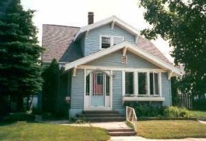 1617 Madison St, Manitowoc, WI 54220
