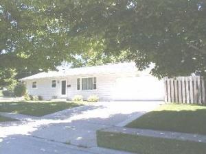 435 N 6th St, Manitowoc, WI 54220