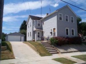 1028 S 20th St., Manitowoc, WI 54220