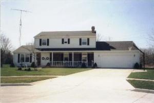 1729 Ahrens Ct., Manitowoc, WI 54220