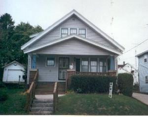 1230 S 17th St., Manitowoc, WI 54220