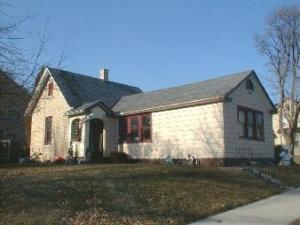 812 N 6th St., Manitowoc, WI 54220