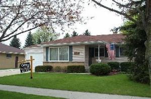 1707 Orchard Dr., Manitowoc, WI 54220