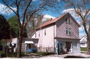 1402 Division St., Manitowoc, WI 54220