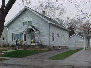 1614 S 15th St, Manitowoc, WI 54220