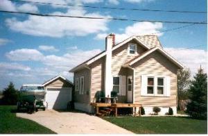 717 Tower Ave., Kellnersville, WI 54215