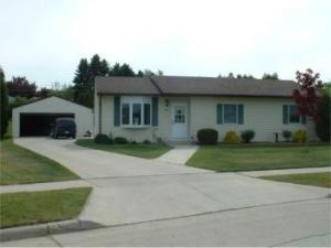 823 Nicholas Ct., Manitowoc, WI 54220