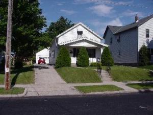 1319 S 15th St., Manitowoc, WI 54220
