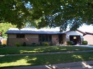 2110 Lexington Dr., Manitowoc, WI 54220