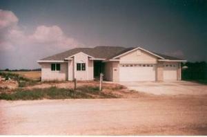 926 Sarah Miles Ln, Manitowoc, WI 54220