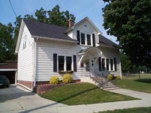 1706 Western Ave, Manitowoc, WI 54220