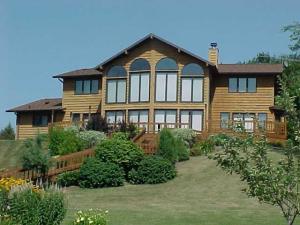 1177 Cth Vv, Two Rivers, WI 54241