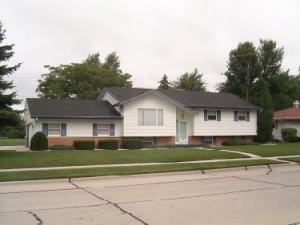 1445 Lee Cir., Manitowoc, WI 54220
