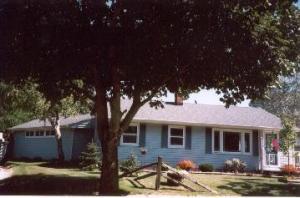 1627 Lilac Dr., Manitowoc, WI 54220