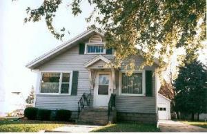 2219 La Follette Ave., Manitowoc, WI 54220