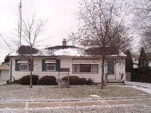 960 Dr, Manitowoc, WI 54220