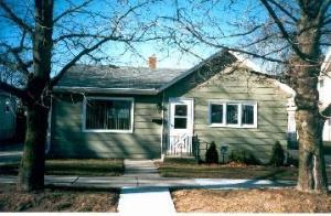 1116 S 25th St., Manitowoc, WI 54220