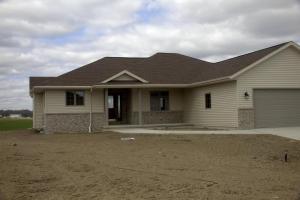 5102 Elmer Ln., Manitowoc, WI 54220