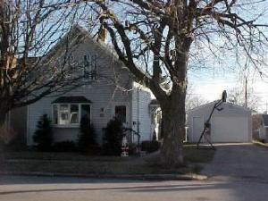 921 S.23rd St., Manitowoc, WI 54220