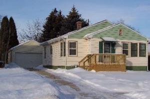 1024 N 6th St., Manitowoc, WI 54220