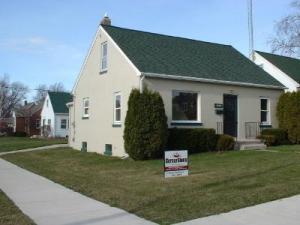 1022 Pine, Manitowoc, WI 54220