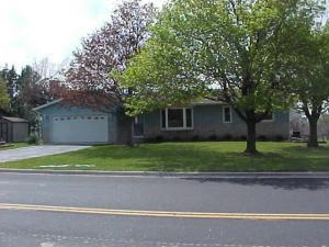 408 S.4th Ave., Saint Nazianz, WI 54232