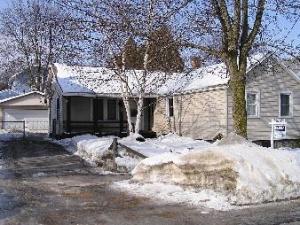 910 S 19th St., Manitowoc, WI 54220