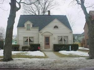 840 N 15th St., Manitowoc, WI 54220