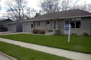 1370 N 16th St., Manitowoc, WI 54220