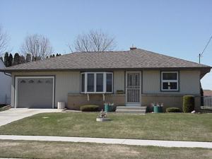 2216 S 11th, Manitowoc, WI 54220