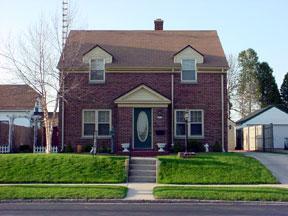 2412 Wollmer St., Manitowoc, WI 54220