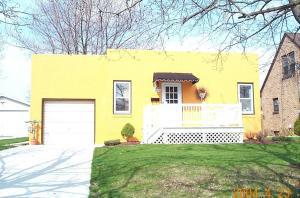 2226 S 10th, Manitowoc, WI 54220