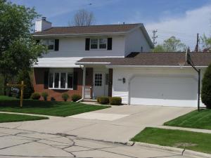 1728 Berge Ct., Manitowoc, WI 54220