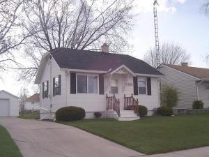 1408 S 35th St., Manitowoc, WI 54220