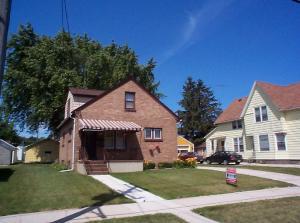 1222 S 20th St., Manitowoc, WI 54220
