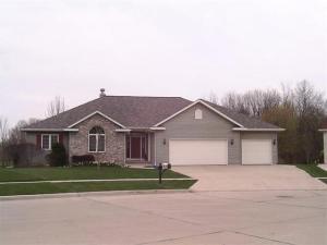 4512 E Whitetail Ct., Manitowoc, WI 54220