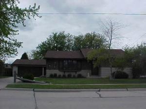 1318 S 39th St., Manitowoc, WI 54220
