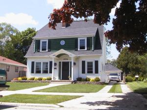 1618 S 16th St., Manitowoc, WI 54220