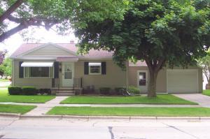 1803 S 18th St., Manitowoc, WI 54220