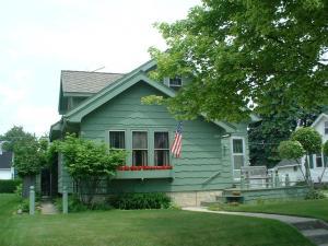 1828 Clermont St., Manitowoc, WI 54220