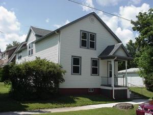 1144 S 19th St., Manitowoc, WI 54220