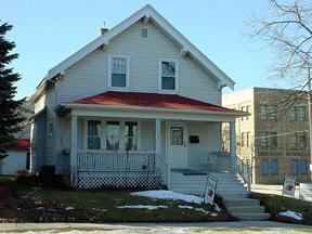 1202 S 15th St., Manitowoc, WI 54220