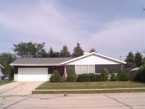 1625 Atlanta Cir, Manitowoc, WI 54220