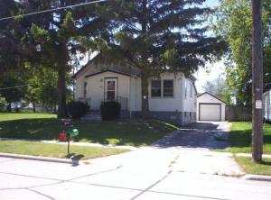 1512 S 37th St., Manitowoc, WI 54220