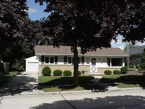 1706 Philippen St., Manitowoc, WI 54220